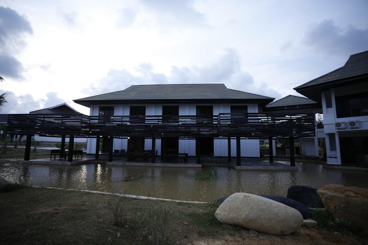 Kahyangan Resort Singkawang Exterior photo